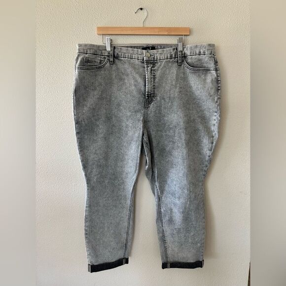 7 For All Mankind - Jen 7 Slim Boyfriend Rolled Hem Jeans in Stonewash Gray 22 - Picture 2 of 7